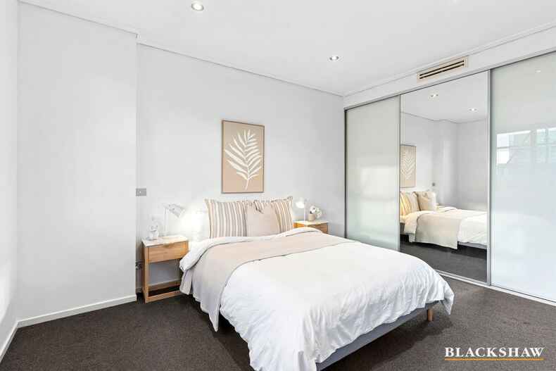 98/15 Coranderrk Street City