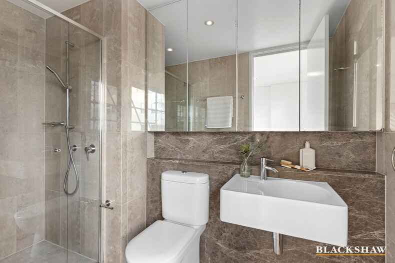 98/15 Coranderrk Street City