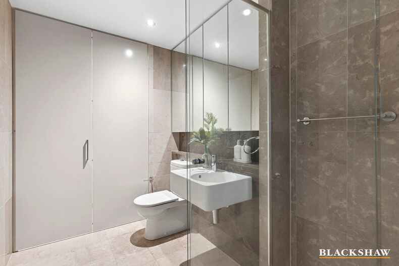 98/15 Coranderrk Street City