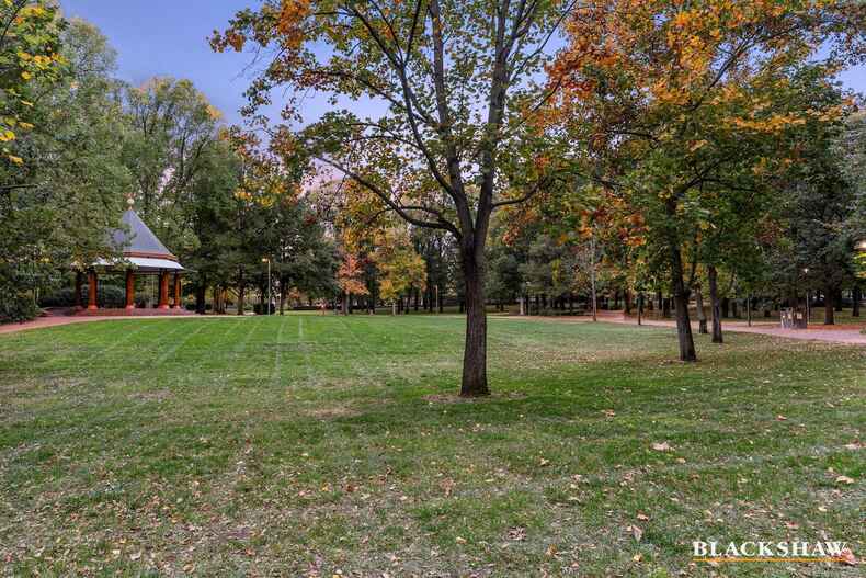 98/15 Coranderrk Street City