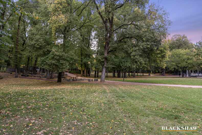 98/15 Coranderrk Street City