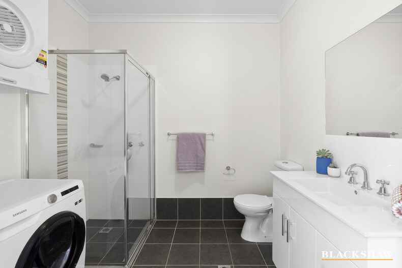 12/75 Elizabeth Jolley Crescent Franklin