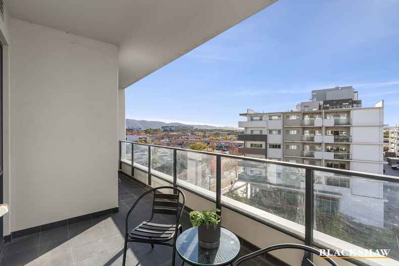 16/1 Cynthea Teague Crescent Greenway