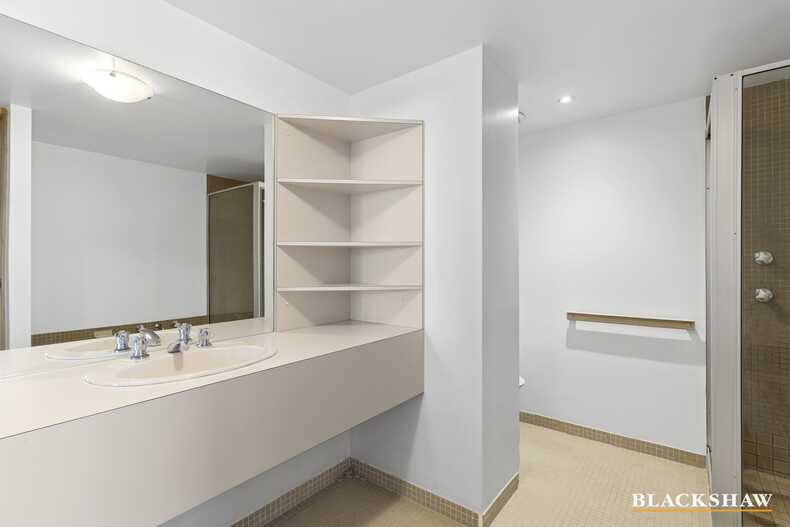 2/26 Macquarie Street Barton 2/26 Macquarie Street Barton