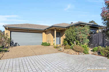 8/1 Delamere Street Hawker