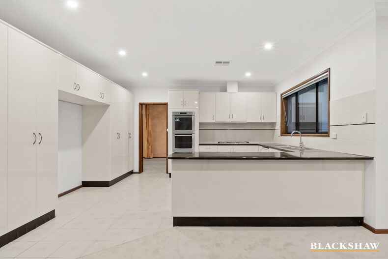 11 Terrigal Crescent O'Malley