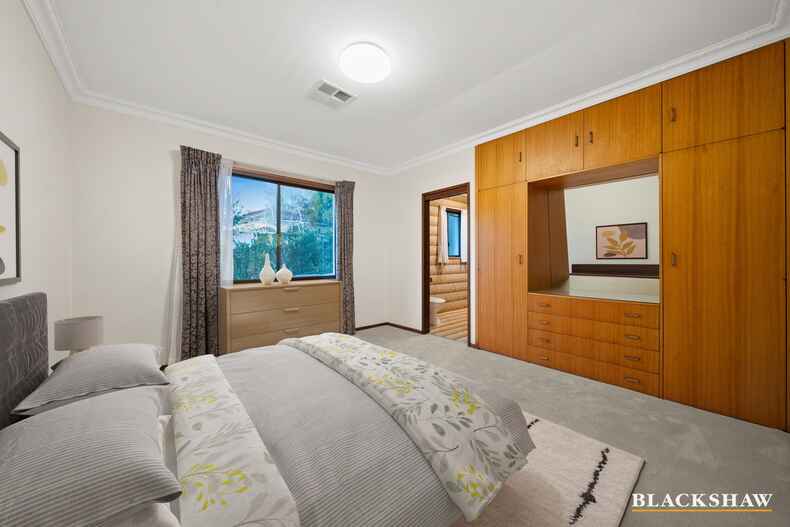 11 Terrigal Crescent O'Malley