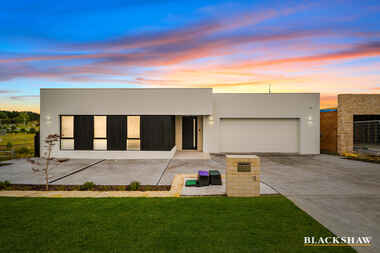 11 McCauley Avenue Googong