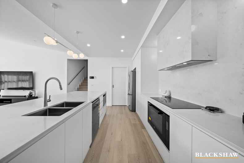 11 McCauley Avenue Googong