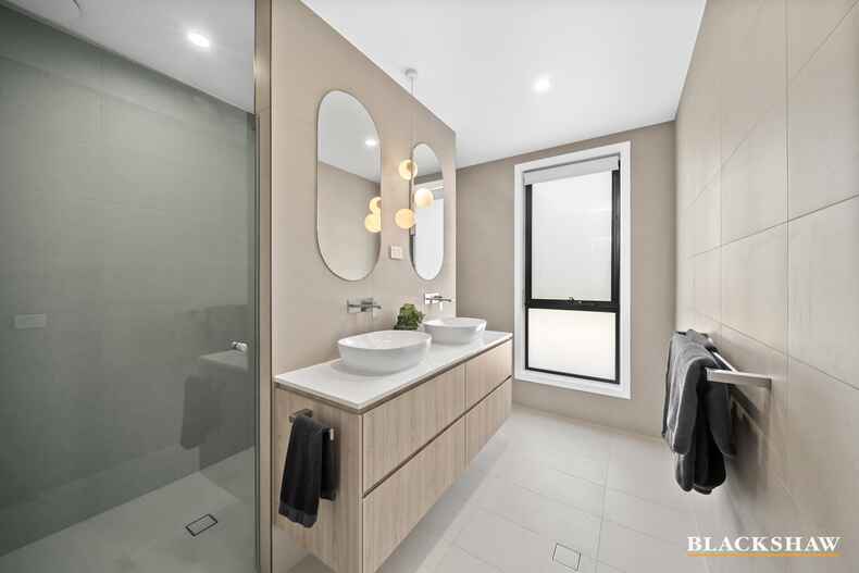 11 McCauley Avenue Googong