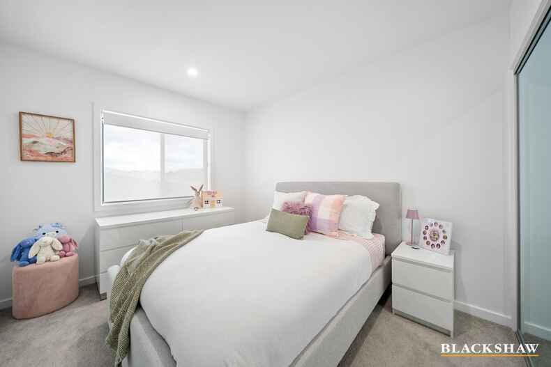 11 McCauley Avenue Googong