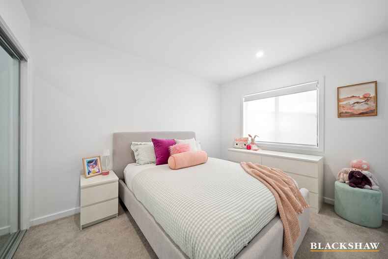 11 McCauley Avenue Googong