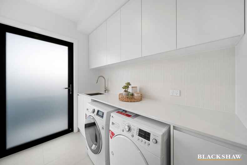 11 McCauley Avenue Googong