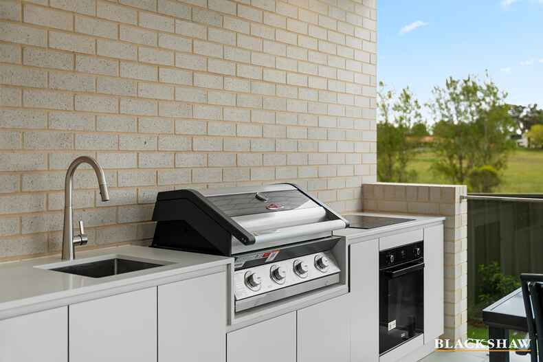 11 McCauley Avenue Googong