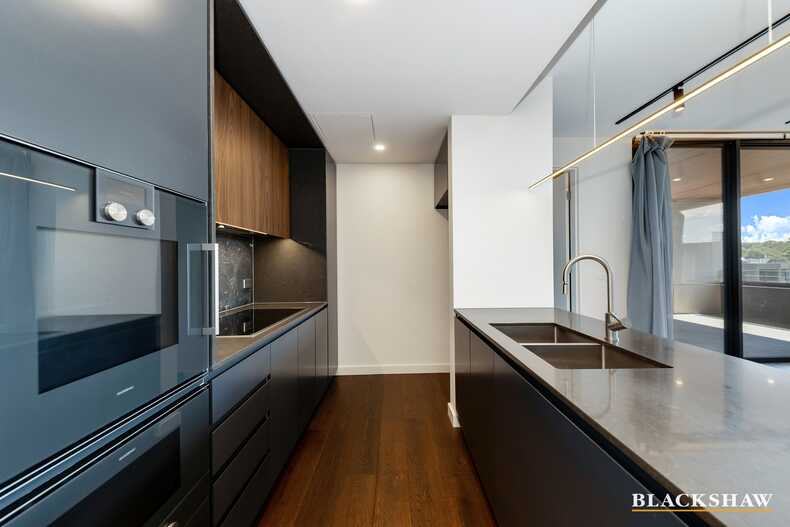 87/7 State Circle Forrest