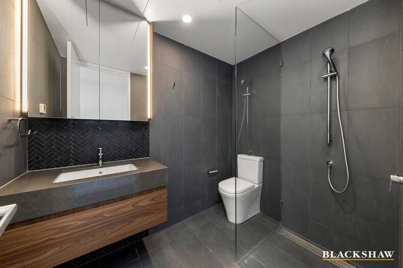 87/7 State Circle Forrest