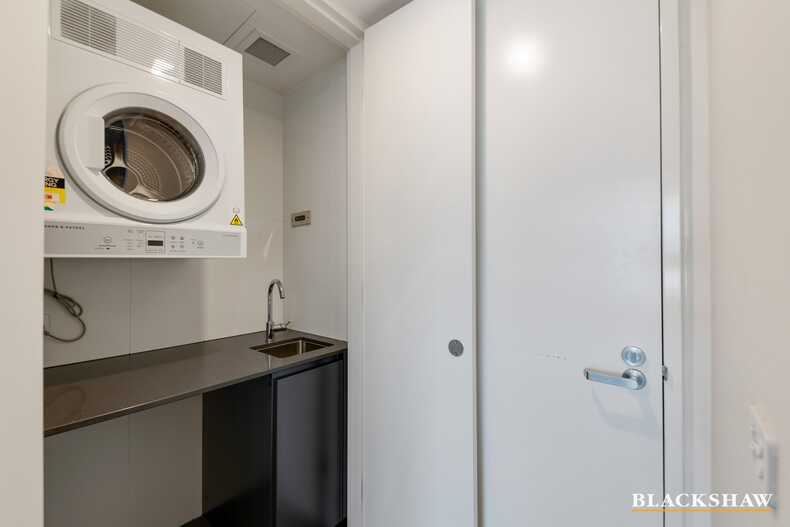 87/7 State Circle Forrest