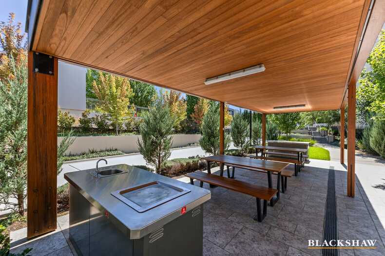 87/7 State Circle Forrest