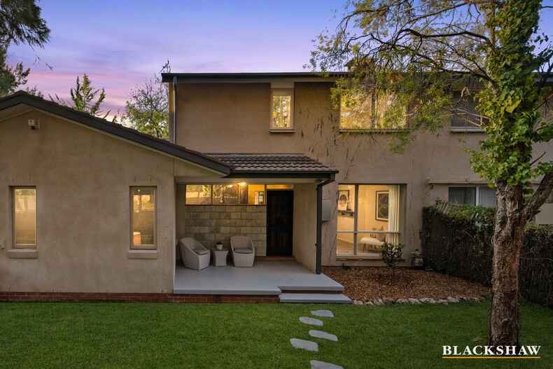 99 Schlich Street Yarralumla
