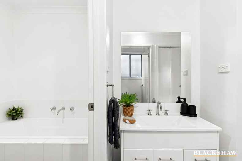 46 Rowland Street Macgregor 46 Rowland Street Macgregor