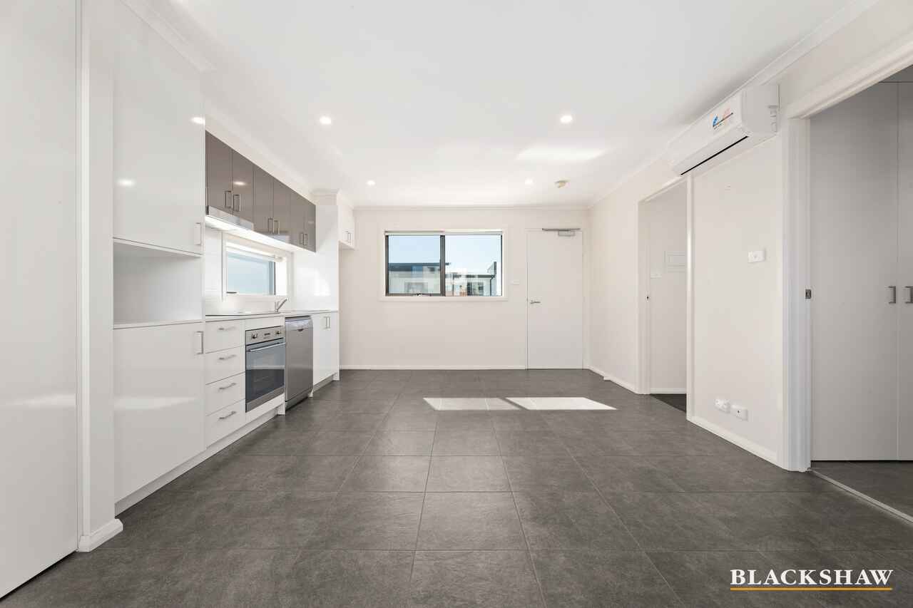 24/60 John Gorton Drive Coombs