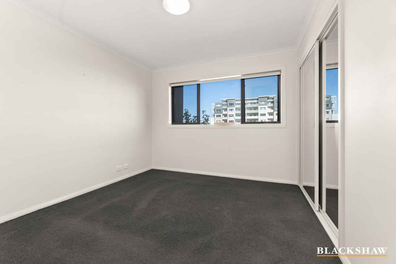 24/60 John Gorton Drive Coombs