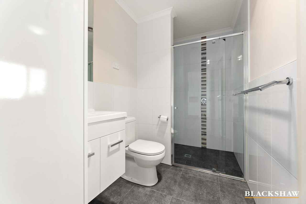 24/60 John Gorton Drive Coombs