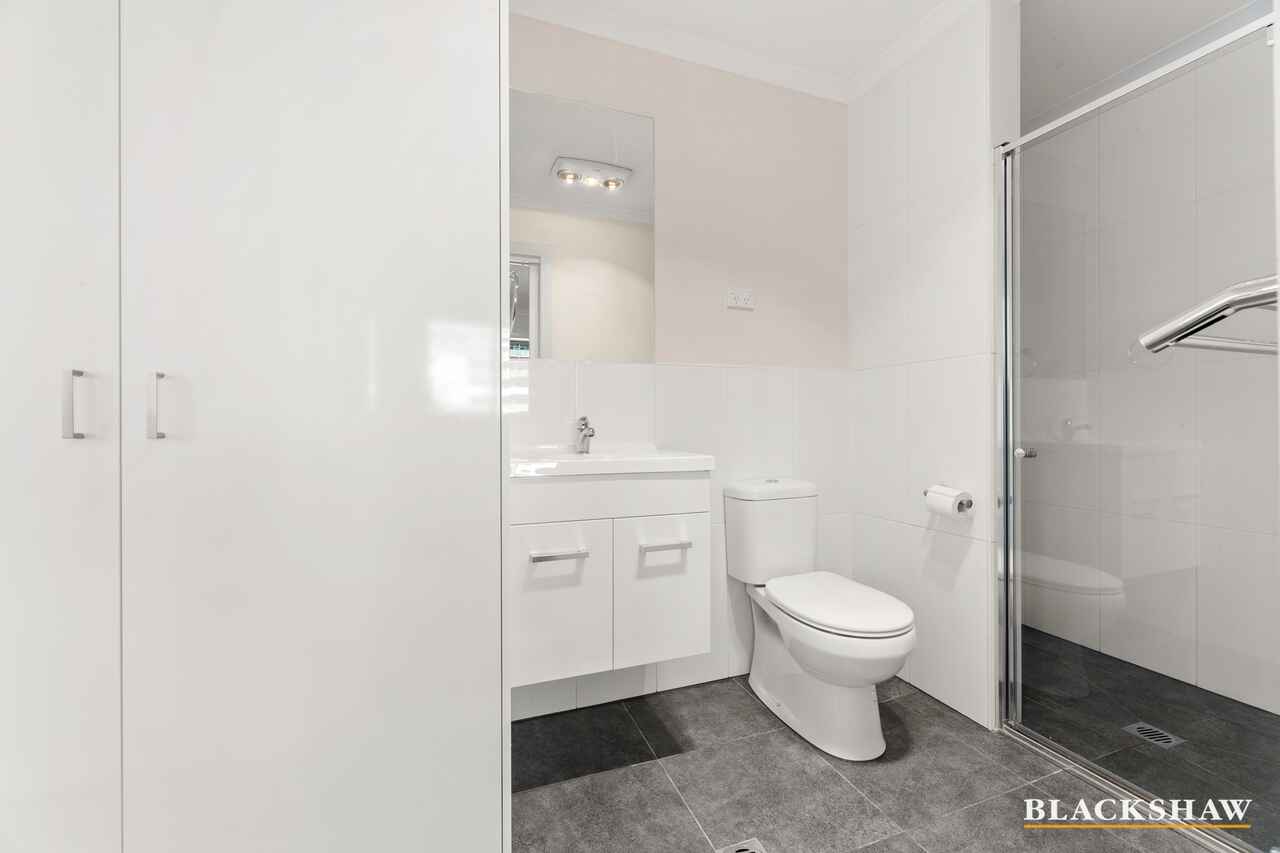 24/60 John Gorton Drive Coombs