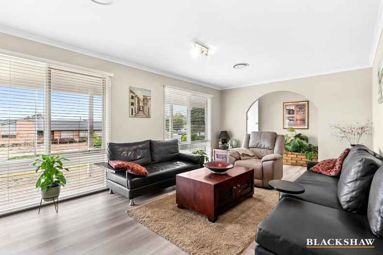 2 Creal Place Chisholm