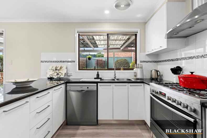 2 Creal Place Chisholm