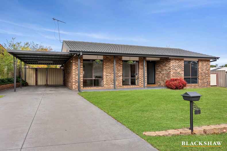 4 Nina Jones Crescent Chisholm