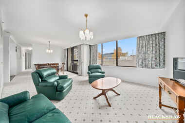 402/2 Marcus Clarke Street City