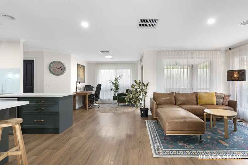 2/4 Sycamore Street Jerrabomberra 2/4 Sycamore Street Jerrabomberra