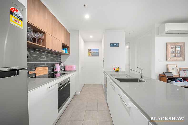 141/15 Irving Street Phillip