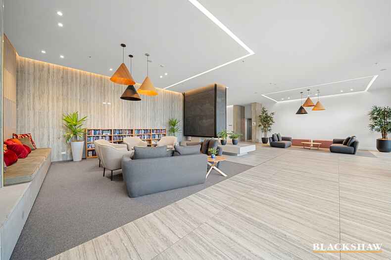 141/15 Irving Street Phillip