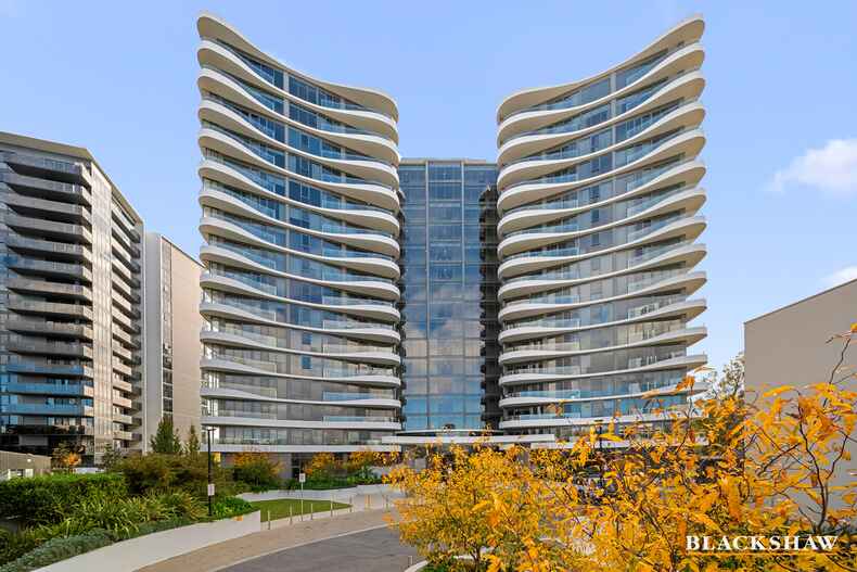 141/15 Irving Street Phillip