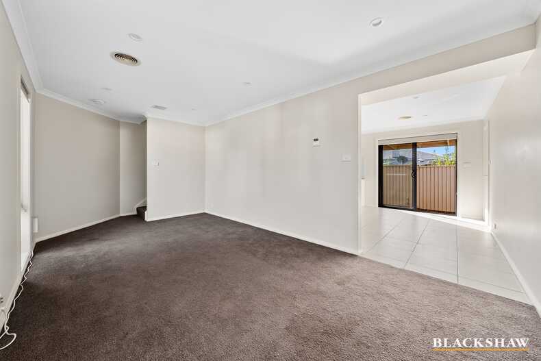 Level 1/3/19 Donald Road Queanbeyan