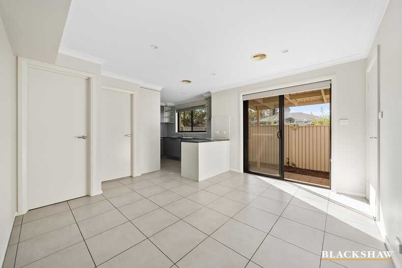 Level 1/3/19 Donald Road Queanbeyan