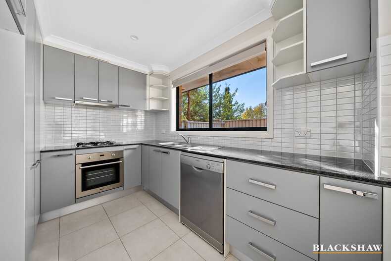 Level 1/3/19 Donald Road Queanbeyan