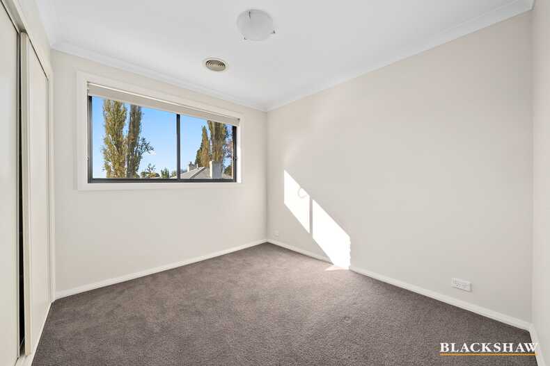 Level 1/3/19 Donald Road Queanbeyan