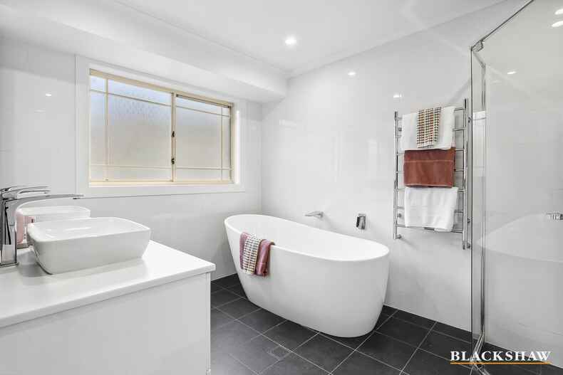 15 Shepherdson Place Isaacs