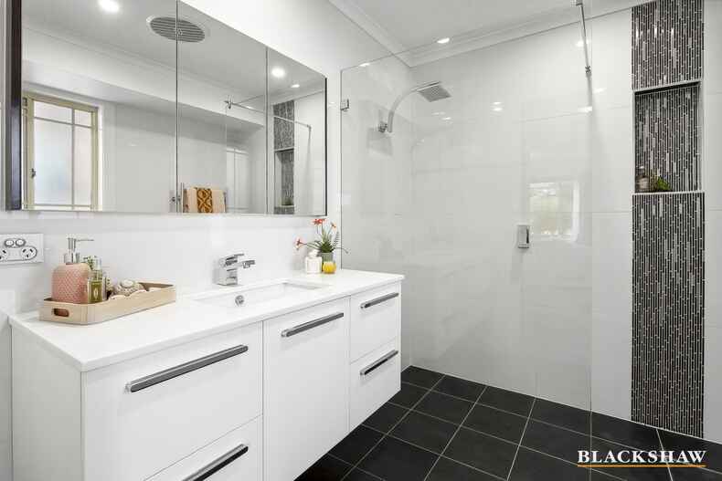 15 Shepherdson Place Isaacs