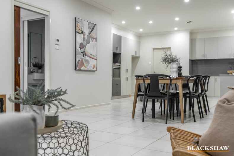 10/45 Dobbin Circuit Nicholls