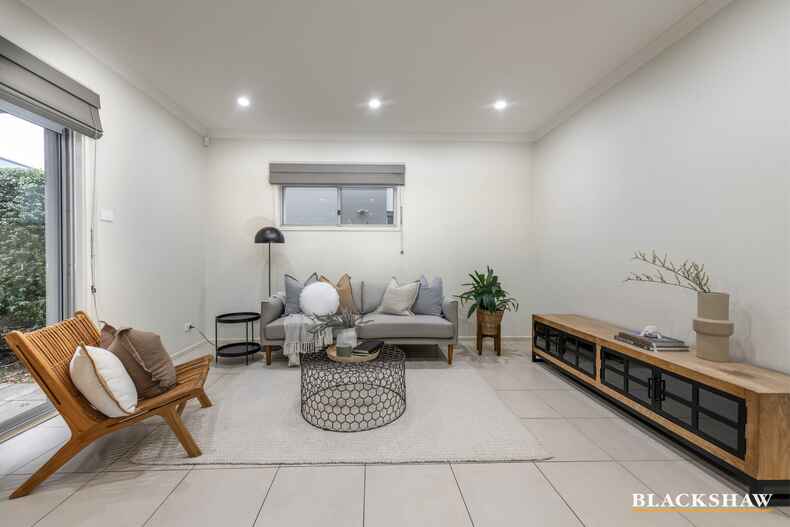 10/45 Dobbin Circuit Nicholls