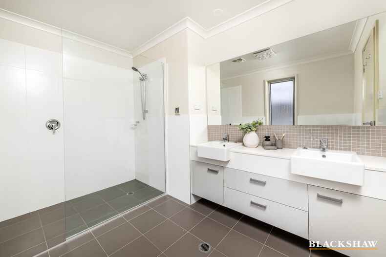 10/45 Dobbin Circuit Nicholls