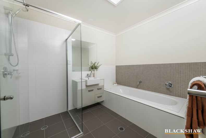 10/45 Dobbin Circuit Nicholls