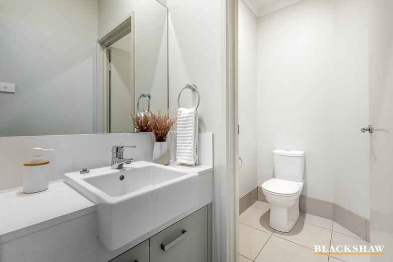 10/45 Dobbin Circuit Nicholls