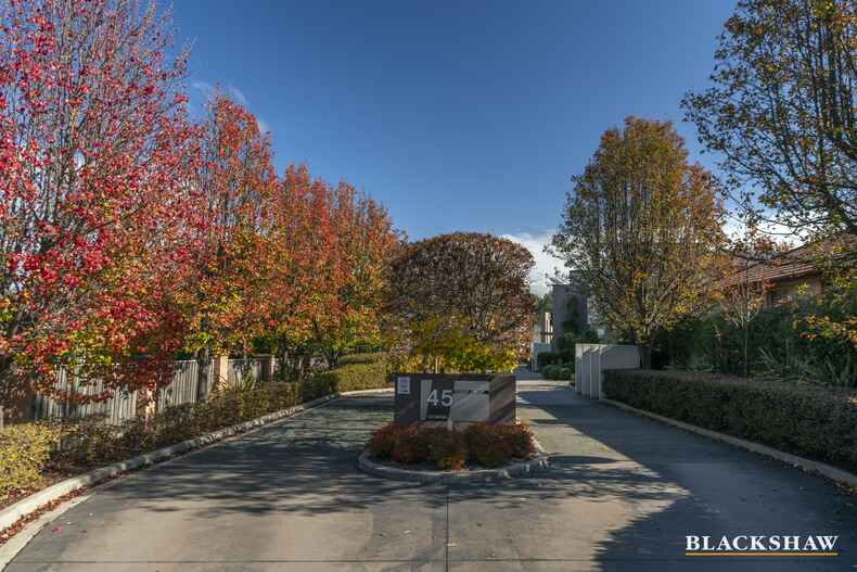 10/45 Dobbin Circuit Nicholls