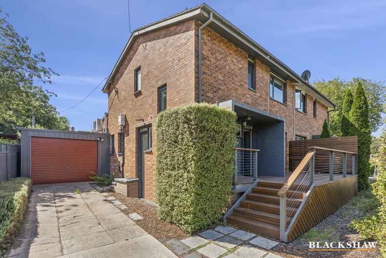 60 Hampton Circuit Yarralumla