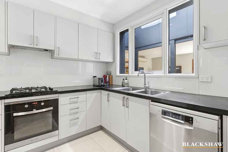 60 Hampton Circuit Yarralumla